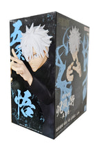 Load image into Gallery viewer, Free UK Royal Mail Tracked 24hr delivery    Remarkable statue of Satoru Gojo from the popular anime series Jujutsu Kaisen. This figure is launched by Banpresto as part of their latest Jufutsunowaza collection - vol.2   The creator did a excellent job creating this piece, showing Satoru Gojo posing in his uniform, ready to perform his curse technique. - Truly stunning !   This PVC statue stands at 17cm tall, and packaged in a gift/collectible box from Bandai.
