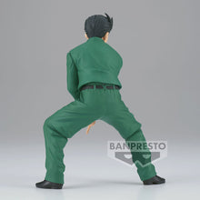 Load image into Gallery viewer, Classic statue of Yusuke Urameshi from the legendary anime Yu Yu Hakusho. This amazing figure is launched by Banpresto as part of their latest DFX series - celebrating the 30th anniversary of Yu Yu Hakusho.   The creator sculpted this statue stunningly, showing Yusuke posing in his classic green uniform. This statue really does bring you back to one of the best anime of of the 90s. 

