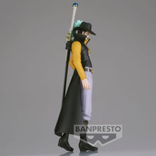 Load image into Gallery viewer, Free UK Royal Mail Tracked 24hr delivery
Stunning statue of Dracule Mihawk from the legendary anime ONE PIECE. This figure is launched by Banpresto as part of their latest "The Shukko" collection.
The creator completed this piece in excellent fashion, showing Dracule Mihawk posing amazingly in his uniform, and with his iconic weapon (one of the 12 Supreme Grade Blades) "Yoru" attached on his back.
This PVC statue stands at 16cm tall, and packaged in a gift/collectible box from Bandai.
Official brand: