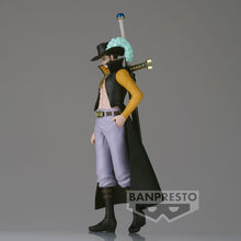 Load image into Gallery viewer, Free UK Royal Mail Tracked 24hr delivery
Stunning statue of Dracule Mihawk from the legendary anime ONE PIECE. This figure is launched by Banpresto as part of their latest "The Shukko" collection.
The creator completed this piece in excellent fashion, showing Dracule Mihawk posing amazingly in his uniform, and with his iconic weapon (one of the 12 Supreme Grade Blades) "Yoru" attached on his back.
This PVC statue stands at 16cm tall, and packaged in a gift/collectible box from Bandai.
Official brand:
