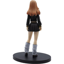 Load image into Gallery viewer, Free UK Royal Mail Tracked 24hr delivery
Stunning statue of Yuzuha Shiba (She is the younger sister of Taiju and the older sister of Hakkai Shiba) from the popular anime series Tokyo Revengers. This super cool figure is launched by Banpresto as part of their latest TBA collection.
This statue is created in excellent detail, showing Yuzuha Shiba posing with attitude in her uniform. - Stunning !