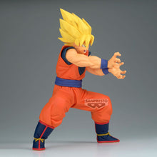 Load image into Gallery viewer, Free UK Royal Mail Tracked 24hr delivery
Awesom statue of Super Saiyan Son Goku from the legendary anime Dragon Ball Z. This figure is launched by Banpresto as part of their latest Grandista series.
The creator did a smashing job with this piece, showing Son Goku in his super saiyan form posing in battle, and ready to unleash his legendary attack (Kamehameha). -Stunning!
This PVC statue stands at 24cm tall, and packaged in a gift collectible box from Bandai.
Official brand: Banpresto / Bandai
EAN