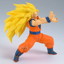 Load image into Gallery viewer, Free UK Royal Mail Tracked 24hr delivery
Striking statue of Son Goku in his Super Saiyan 3 mode, from the legendary anime Dragon Ball Z. This spectacular statue of Son Goku is launched by Banpresto as part of their latest Match Makers collection.
This figure is created in amazing fashion, showing Son Goku posing in battle in his Super Saiyan 3 mode, and ready to unleash his signature attack. -Stunning!
This PVC statue stands at 16cm tall, comes with a stand, and packaged in a gift / collectible box fr