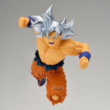 Load image into Gallery viewer, Free UK Royal Mail Tracked 24hr delivery
Striking statue of Son Goku in his Ultra Instinct form, from the legendary anime Dragon Ball Super. This spectacular statue of Son Goku is launched by Banpresto as part of their latest Match Makers collection.
This figure is created in amazing fashion, showing Son Goku posing in battle in his Ultra Instinct form. The details are captivating -Stunning!
This PVC statue stands at 13cm tall, comes with a stand, and packaged in a gift / collectible box from Bandai.