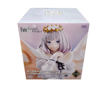 Load image into Gallery viewer, Free Royal Mail Tracked 24hr delivery
Adorable statue of Oberon Vortigern from the popular anime series Fate/Grand Order. This stunning figure is launched by Good Smile Company as part of their latest Noodle Stopper Collection.
The creator did an amazing job with this piece, showing Oberon Vortigern (Pretender Class Servan) posing beautifully in butterfly wings and white dress. -Stunning!
This PVC statue stands at 17cm tall, and packaged in a gift/collectible box from Good Smile Company.
Official br