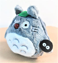Load image into Gallery viewer, Super soft and cute plush soft toy of Totoro. This high-quality plush toy stands at 11cm tall (11cm x 10cm x 8cm), and comes with a detachable keychain hook for hanging onto bags, jackets (zips), jeans ect... Specifications: 11cm x 10cm x 8cm