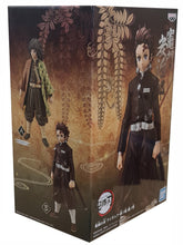 Load image into Gallery viewer, FREE UK Royal Mail Tracked 24hr Delivery.  New release by Bandai / Banpresto - Demon Slayer: Tanjiro Kamado - Kimetsu No Yaiba Volume 6.   This detailed PVC/ABS statue of Tanjiro Kamado stands at 16cm tall and comes in a premium gift box from Bandai. 
