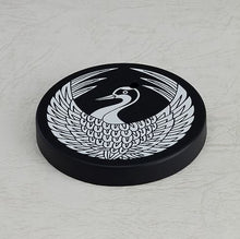 Load image into Gallery viewer, This premium nendoriod figure of Kuninaga Tsurumarui from the popular anime Butai Touken Rranbu is launched by GOOD SMILE this year as part of their latest Nendoroid series (1470). The set comes with the nendoriod figure Kuninaga Tsurumarui, three facial plates (standard/conbat). There is also various interchangeable hand parts to recreate all kinds of poses, includes his umbrella and sword, and other accessories.