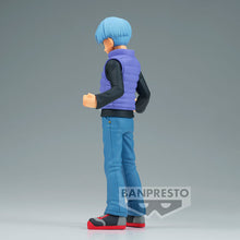 Load image into Gallery viewer, Free UK Royal Mail Tracked 24hr delivery

Exceptional statue of Trunks from the legendary anime Dragon Ball Super. This stunning figure is launched by Banpresto as part of thier latest DXF collection. 

This statue is created in amazing fashion, showing Trunks posing in his light purple body warmer. - Stunning ! 
