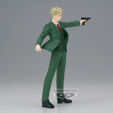 Load image into Gallery viewer, Free UK Royal Mail Tracked 24hr delivery 

Striking statue of Loid Forger from the popular anime series Spy Family. This amazing statue is launched by Banpresto as part of their latest Vibration stars collection. 

The creator has sculpted this piece remarkably, showing Loid Forger posing in action and holding his pistol. -Stunning! 

This PVC statue stands at 17cm tall, and packaged in a gift/collectible box from Bandai.

Official brand: Banpresto / Bandai

EAN: 4983164886580

Excellent gift for any Spy Fa
